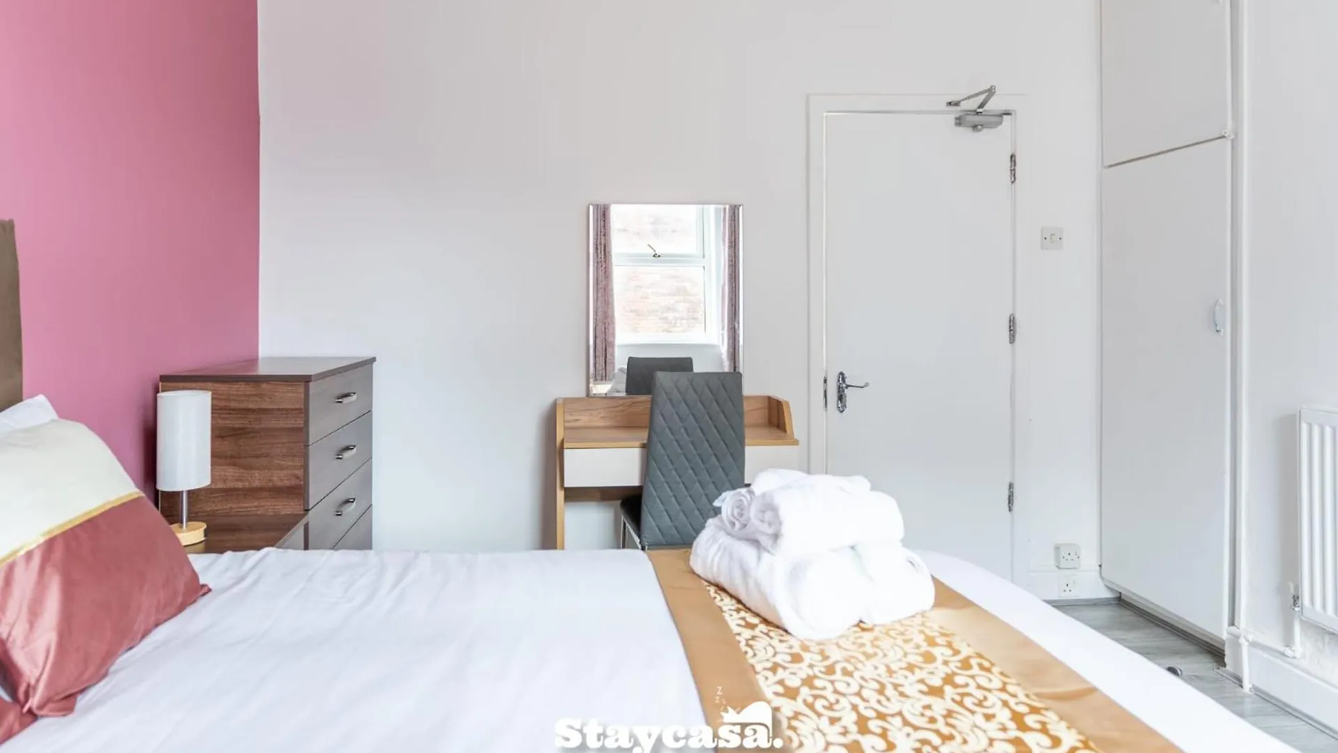 Mauldeth Co-Living - Private Room Self-Cater Holiday home